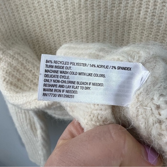 Universal Threads Cream Cable Knit Mock Collar Sweater Extra Large Super Soft - Picture 11 of 11